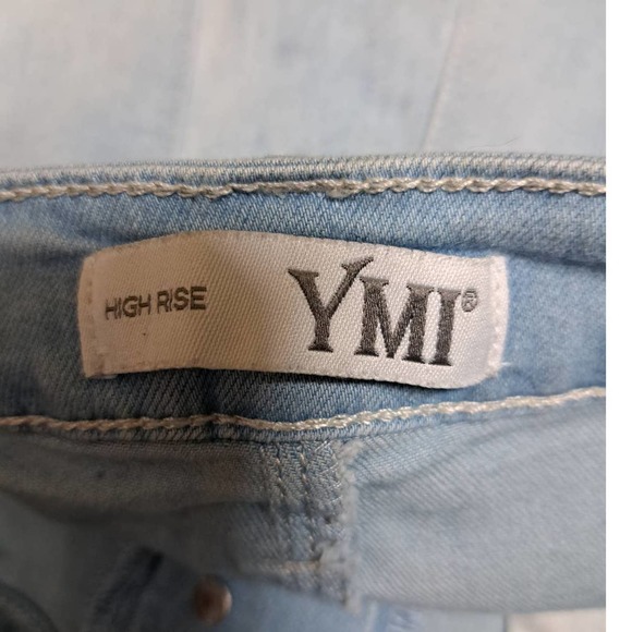 High Rise YMI faded distressed cuffed button front 5 pockets shorts 15/32 - Picture 5 of 7